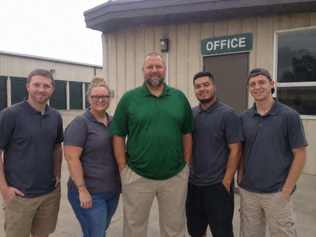 Pest control professionals in Alpharetta, GA